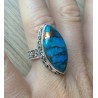 Zilveren ring ovale blauw Turkoois in bewerkte setting 17.7 mm