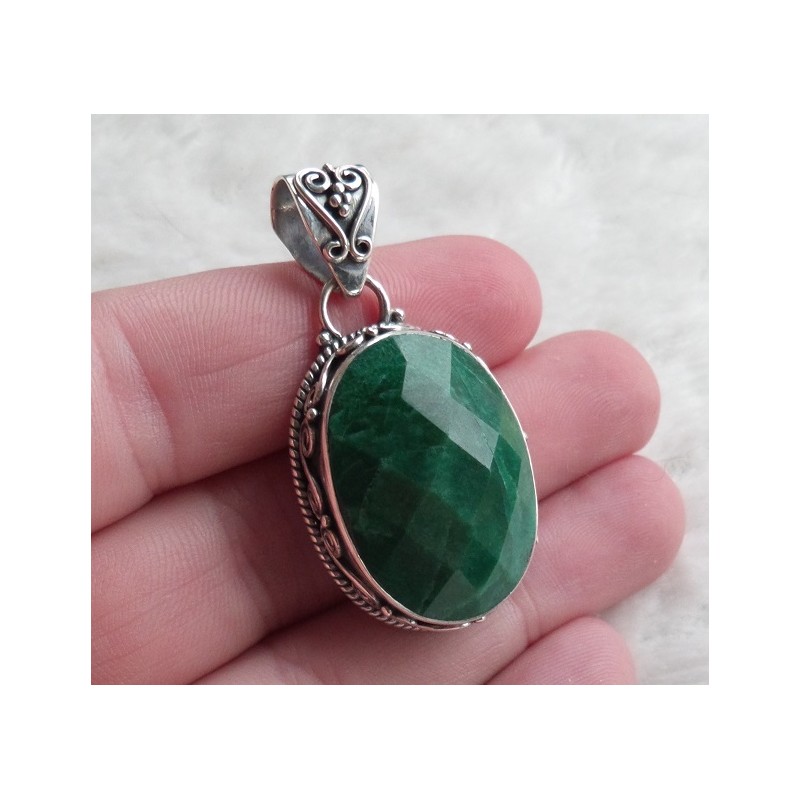 Zilveren hanger brede ovale Emerald gezet in bewerkte setting