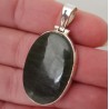 Zilveren hanger gezet met ovale cabochon Jade