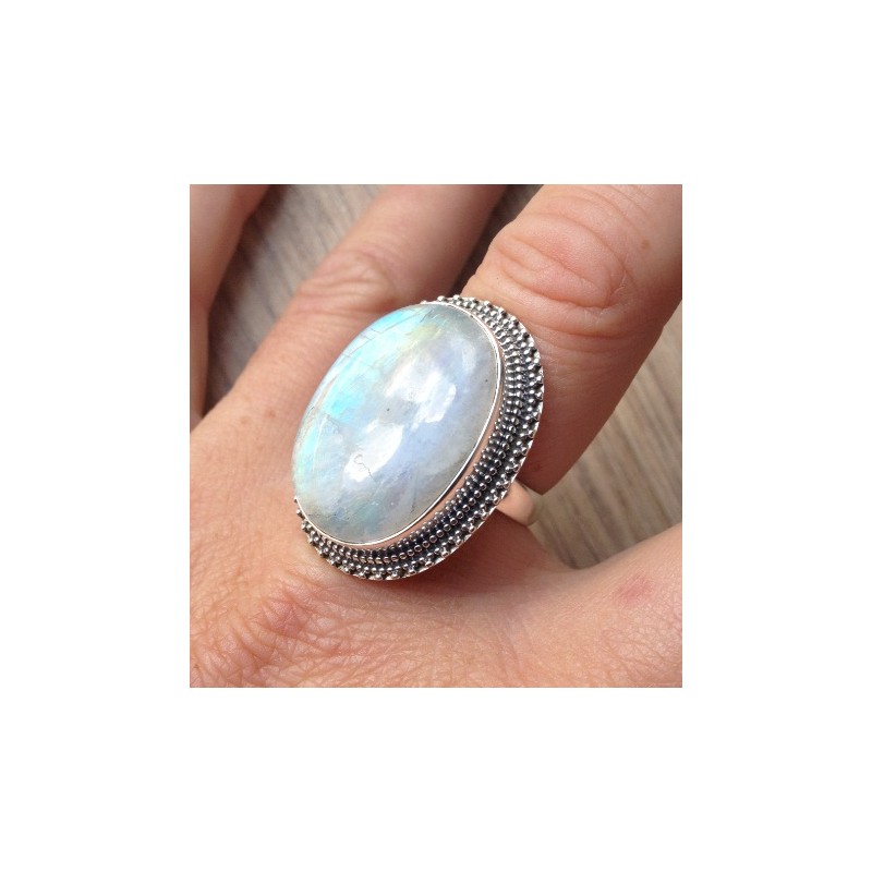 Zilveren ring met grote regenboog Maansteen maat 18 mm