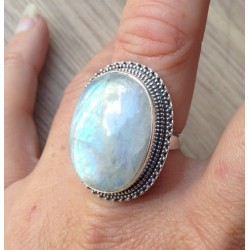 Zilveren ring met grote regenboog Maansteen maat 18 mm
