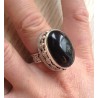 Zilveren ring gezet met zwarte Onyx in bewerkte setting maat 18