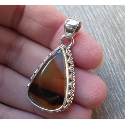 Zilveren hanger met Montana Agaat gezet in bewerkte setting