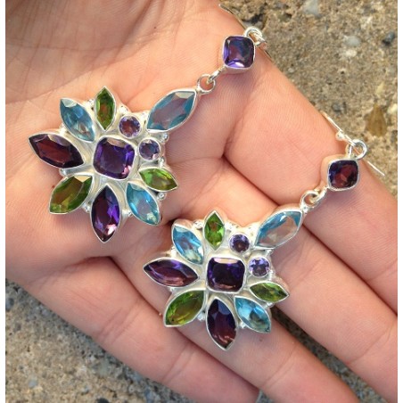 Zilveren oorbellen gezet met blauw Topaas, Amethist en Peridot