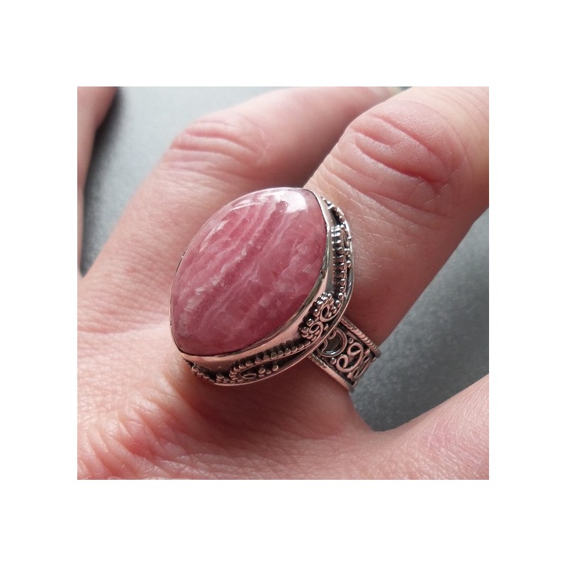 Zilveren ring brede marquise Rhodochrosiet bewerkte setting 18 m