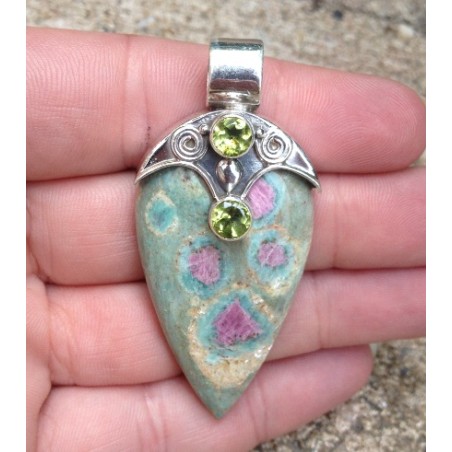 Zilveren hanger gezet met Robijn in Fuchsiet en Peridot