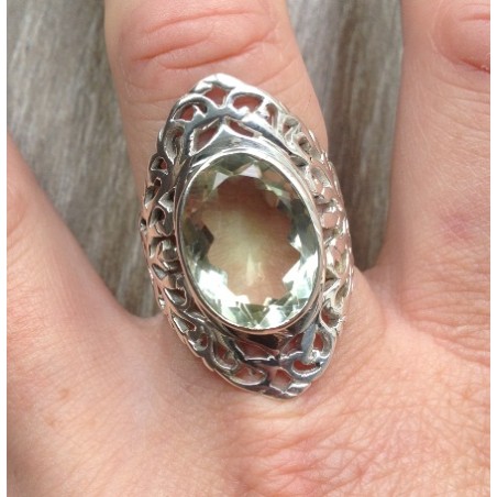 Zilveren ring met groene Amethist en open bewerkte setting 18