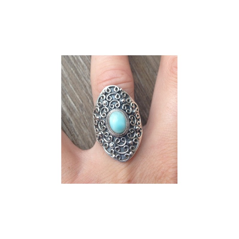 Zilveren ring gezet met Larimar in bewerkte kop maat 18 mm