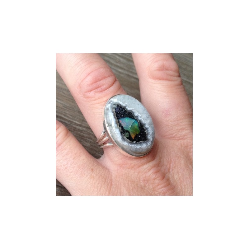 Zilveren ring gezet met Ethiopische Opaal ring maat 19 mm