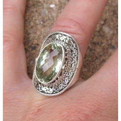 Zilveren ring gezet met groene Amethist ring maat 18 mm