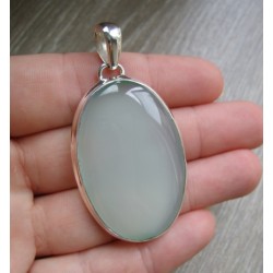 Zilveren hanger gezet met grote ovale aqua Chalcedoon
