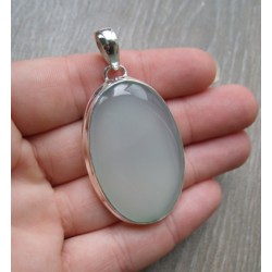 Zilveren hanger gezet met grote ovale aqua Chalcedoon