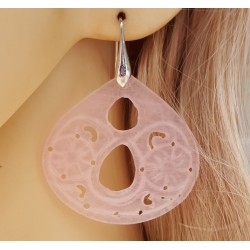 Oorbellen brede druppelvorm uitgesneden roze Jade