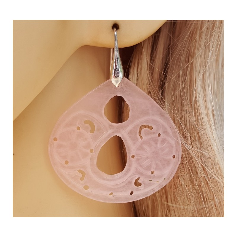 Oorbellen brede druppelvorm uitgesneden roze Jade