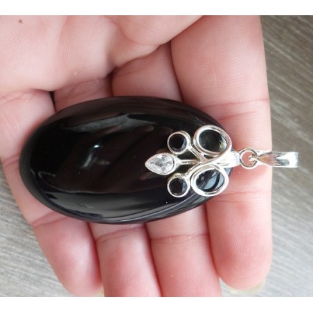 Zilveren hanger met grote zwarte Onyx gezet met Onyx en Topaas