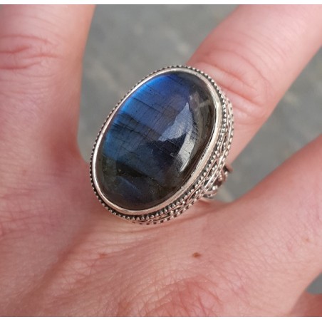 Zilveren ring bewerkte setting ovale cabochon Labradoriet 17.5