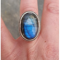 Zilveren ring bewerkte setting ovale cabochon Labradoriet 17.5