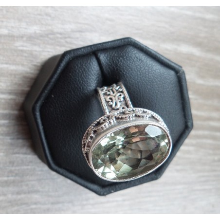 Zilveren ring met groene Amethist in bewerkte setting 18 mm