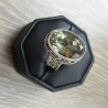 Zilveren ring met groene Amethist in bewerkte setting 18 mm
