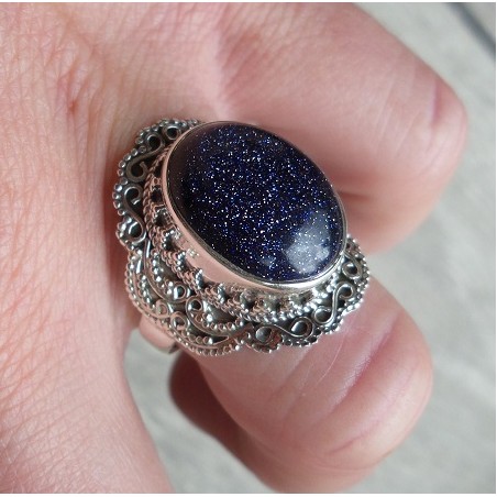 Zilveren ring met Goudsteen in bewerkte setting 18 mm