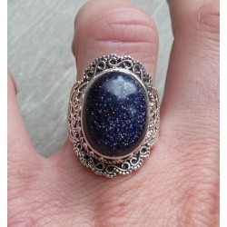 Zilveren ring met Goudsteen in bewerkte setting 18 mm