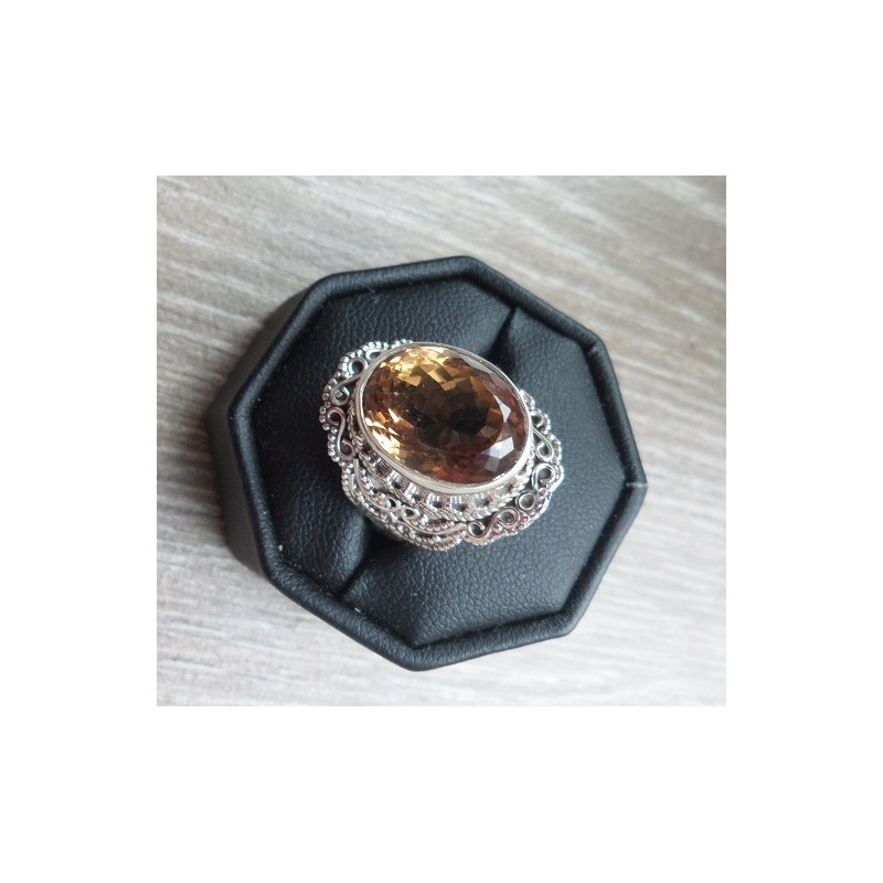 Zilveren ring met Citrien gezet in bewerkte setting 17.3 mm