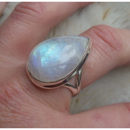Zilveren ring met druppelvorm regenboog Maansteen 18.5 mm