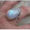 Zilveren ring met druppelvorm regenboog Maansteen 18.5 mm