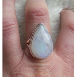 Zilveren ring met druppelvorm regenboog Maansteen 18.5 mm