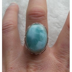 Zilveren ring met Larimar in bewerkte setting 18 mm
