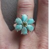 Zilveren ring bloem gezet met Larimar en Peridot 17 mm