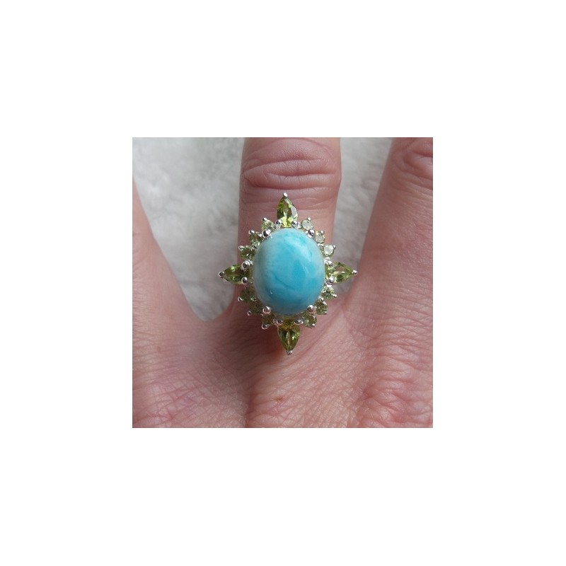 Zilveren ring gezet met Larimar en Peridot maat 17 mm