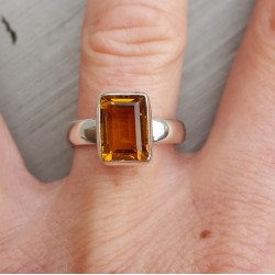 Zilveren ring gezet met rechthoekige Citrien 17.5 mm