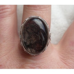 Zilveren ring met Toermalijnkwarts in bewerkte setting 19 mm