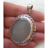 Zilveren hanger met aqua Chalcedoon in open bewerkte setting