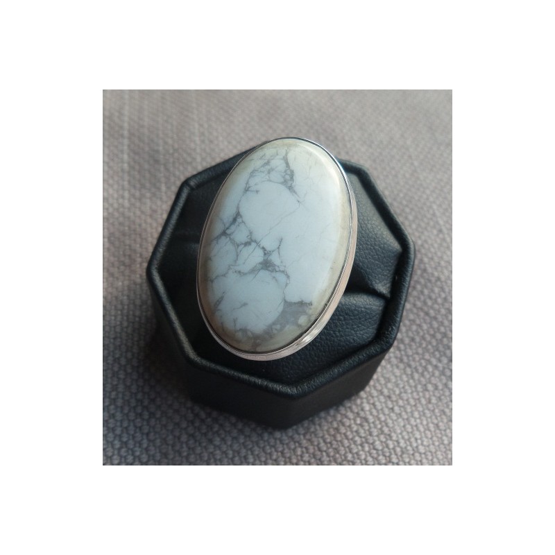 Zilveren ring gezet met Howliet ring maat 17 mm