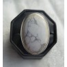 Zilveren ring gezet met Howliet ring maat 17 mm