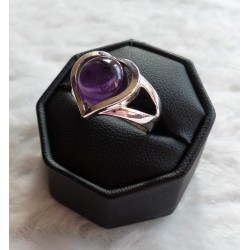 Zilveren ring gezet met cabochon Amethist 17 mm