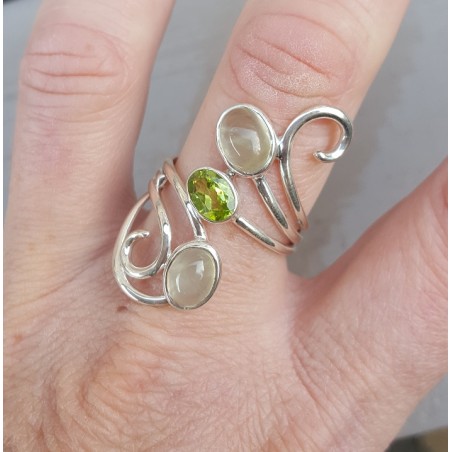Zilveren ring gezet met Peridot en Prehniet