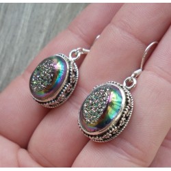 Zilveren oorbellen gezet met druzy Titanium in bewerkte setting