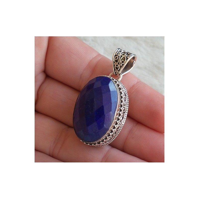 Zilveren hanger gezet met facet Lapis Lazuli bewerkte setting
