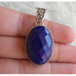 Zilveren hanger gezet met facet Lapis Lazuli bewerkte setting