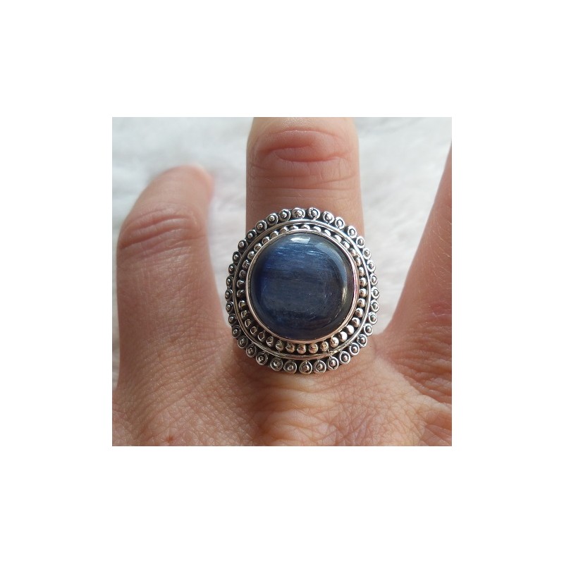 Zilveren ring gezet met ronde Kyaniet ring maat 18.5 mm