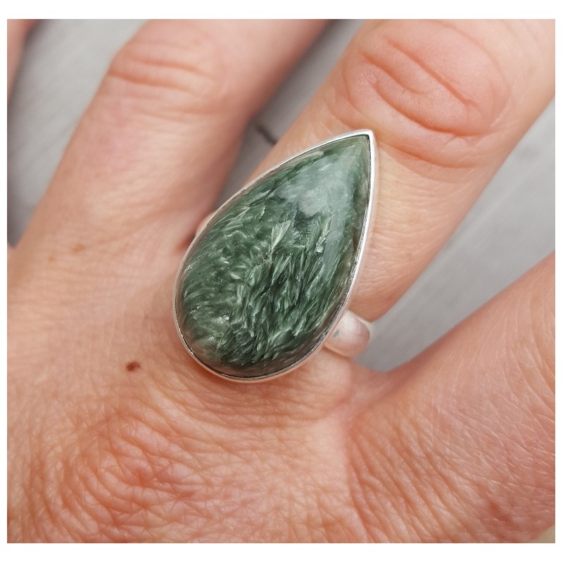 Zilveren ring gezet met druppelvormige Seraphiniet 18 mm