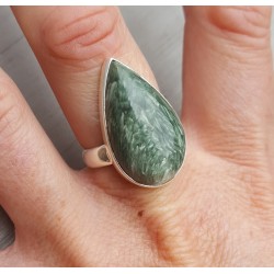 Zilveren ring gezet met druppelvormige Seraphiniet 18 mm
