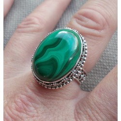Zilveren ring gezet met Malachiet in bewerkte setting 18.5 mm