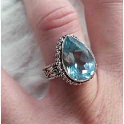 Zilveren ring druppelvorm blauw Topaas bewerkte setting 17 mm