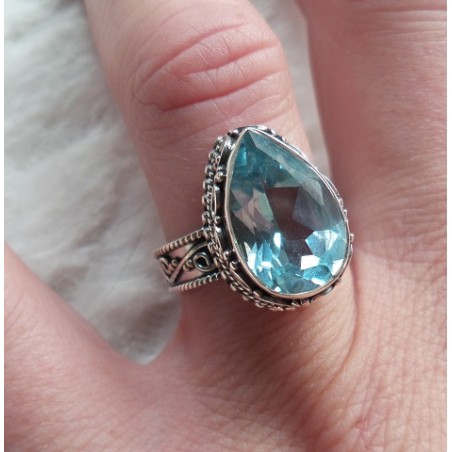 Zilveren ring druppelvorm blauw Topaas bewerkte setting 17 mm