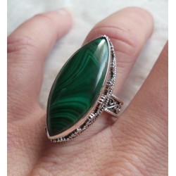 Zilveren ring met marquise Malachiet in bewerkte setting 18 mm