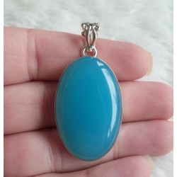 Zilveren hanger gezet met ovale blauwe Chalcedoon